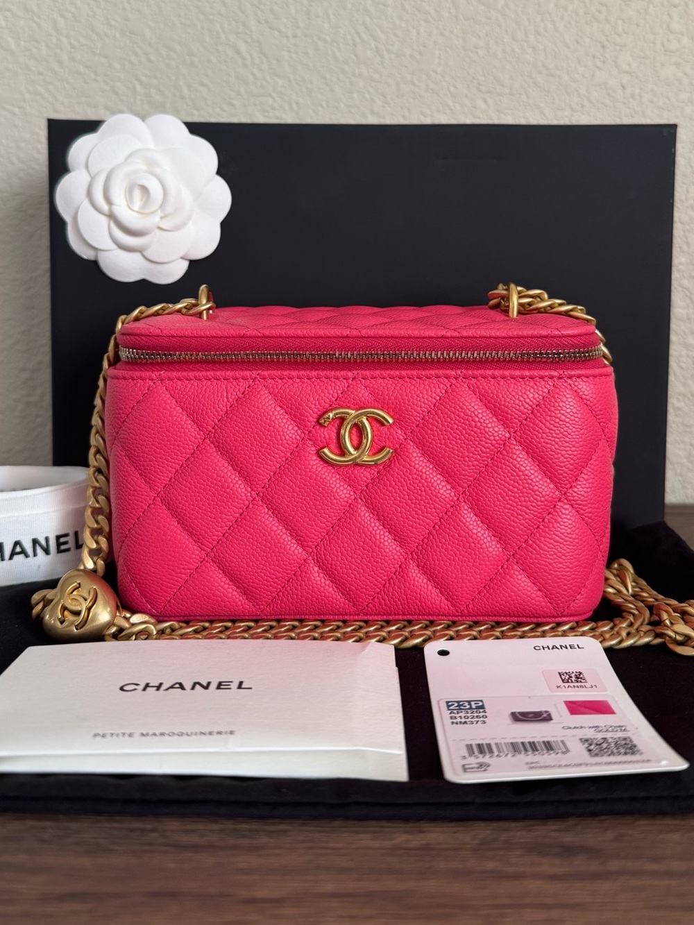 NEW CHANEL Caviar Quilted Leather Heart Crush Vanity Bag - Picture 1 of 8